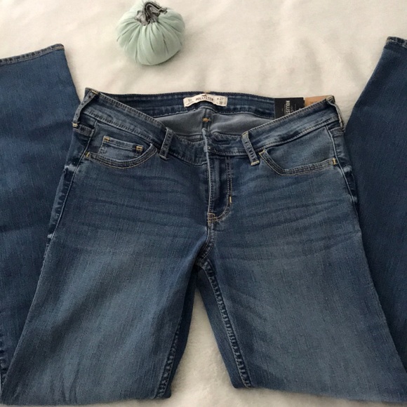 NWT Hollister Jeans - Picture 1 of 4